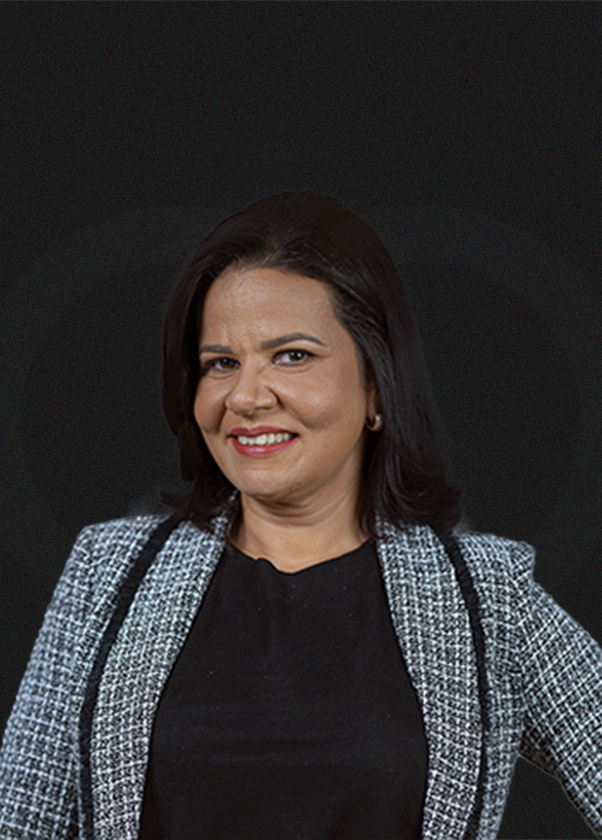 Dra. Karine Mota, Contratos e Direito Civil